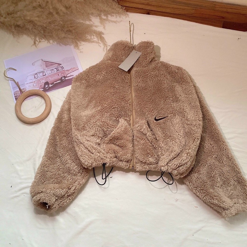 Áo Croptop lông nữ dài tay thêu logo dày dặn cực xinh | BigBuy360 - bigbuy360.vn