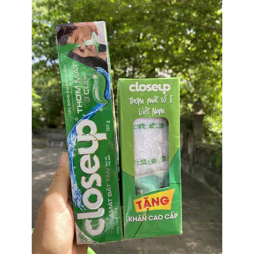 COMBO 2 HỘP KEM ĐÁNH RĂNG CLOSE UP THƠM MÁT BẠC HÀ 180g TẶNG KHĂN