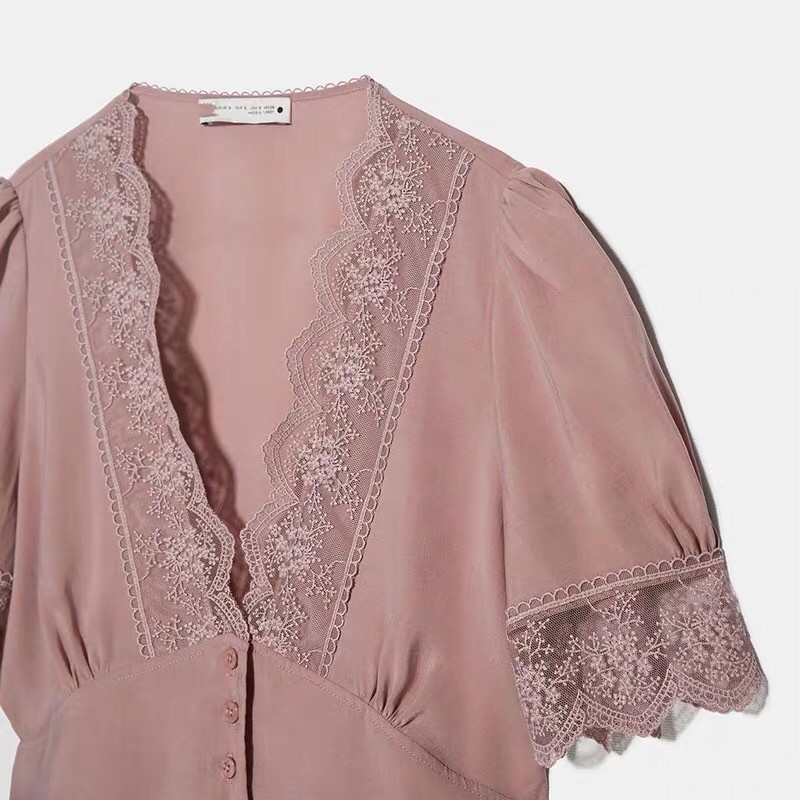 Áo hồng phối ren Zara