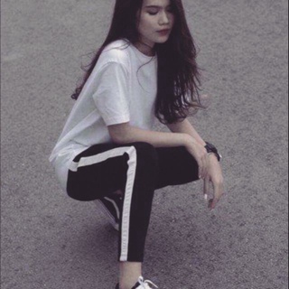 Quần thể thao nữ phối sọc