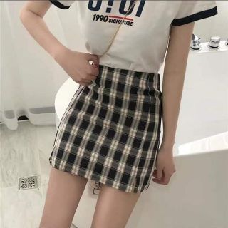 Chân váy kẻ sọc hàn xẻng