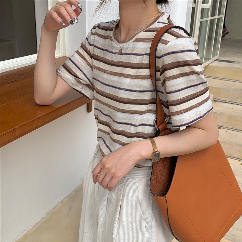 Áo thun tay ngắn kẻ sọc phong cách Hàn Quốc