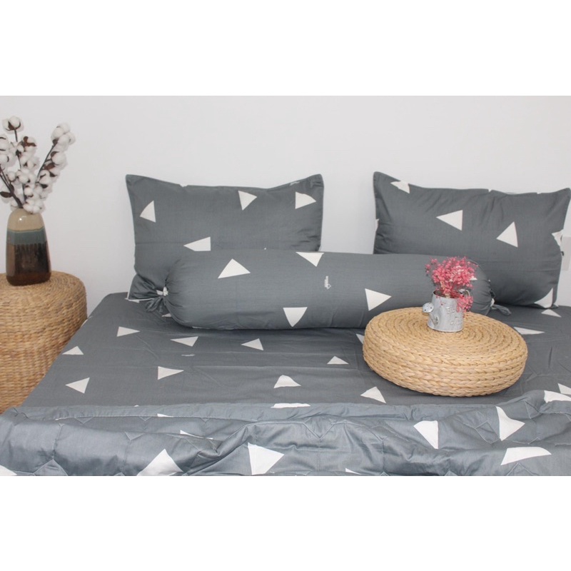 Drap cotton 100% , ga trải giường cao cấp chuẩn LOGO CTY thoáng mát mẫu Tam giác nhỏ