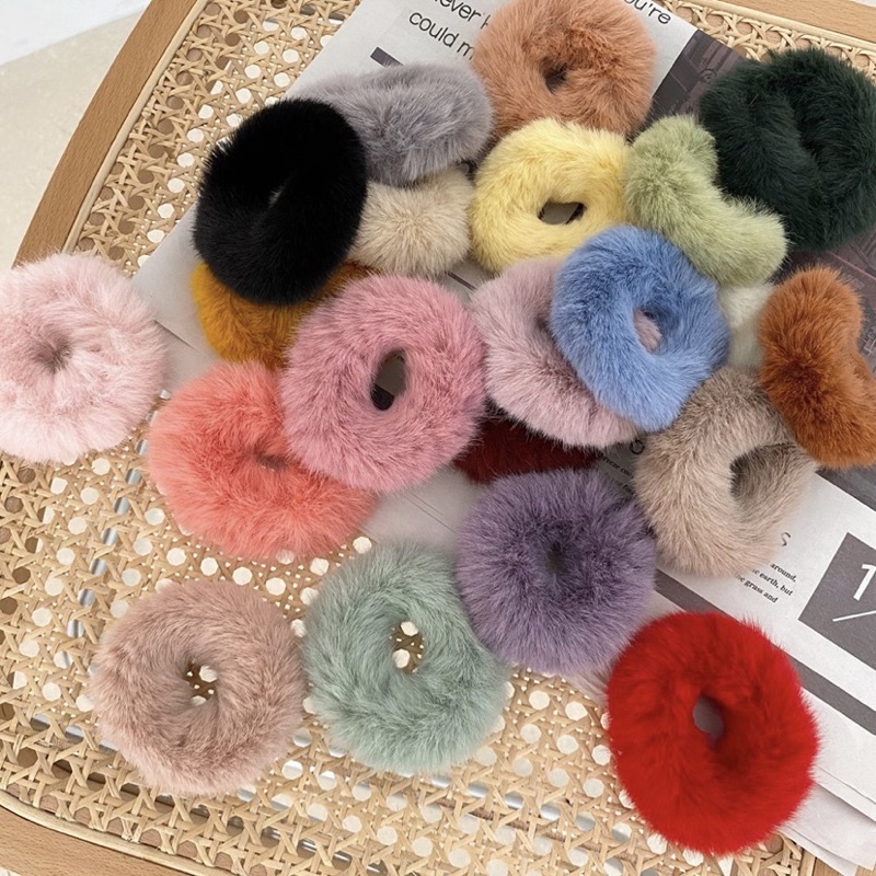 Cột tóc phối lông phong cách dễ thương LoLi