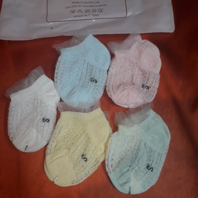 Tất lưới thoáng chân cho bé