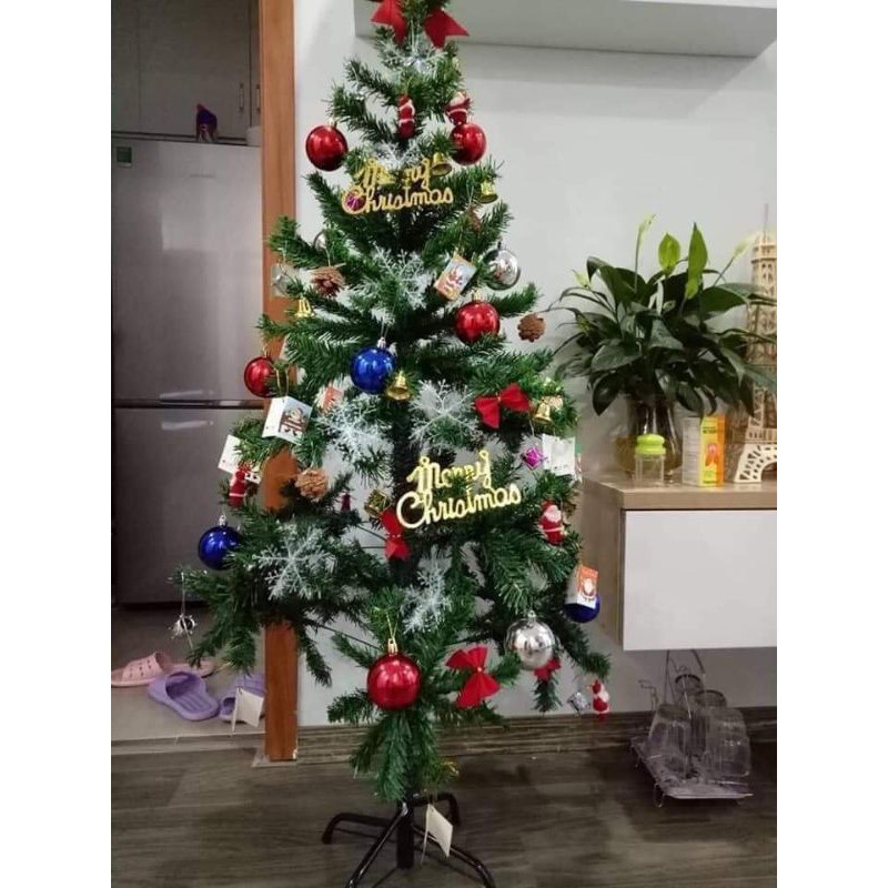 CÂY THÔNG 1,5M kèm SÉT TRANG TRÍ ,,
