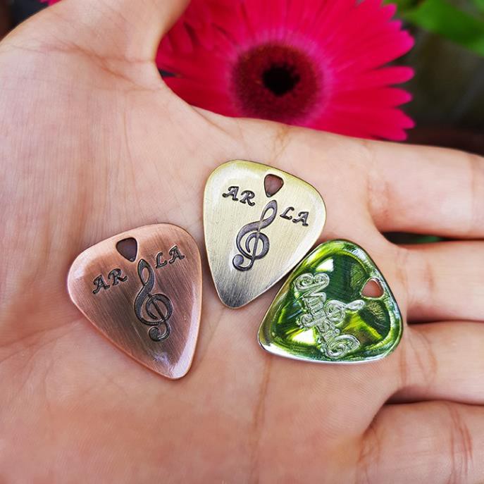 Mặt dây chuyền hình Pick gảy đàn Guitar