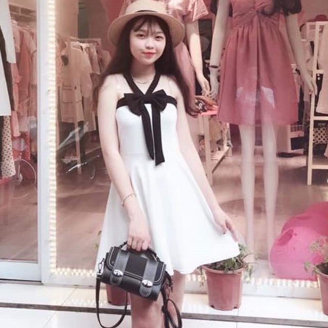 Váy trắng buộc nơ