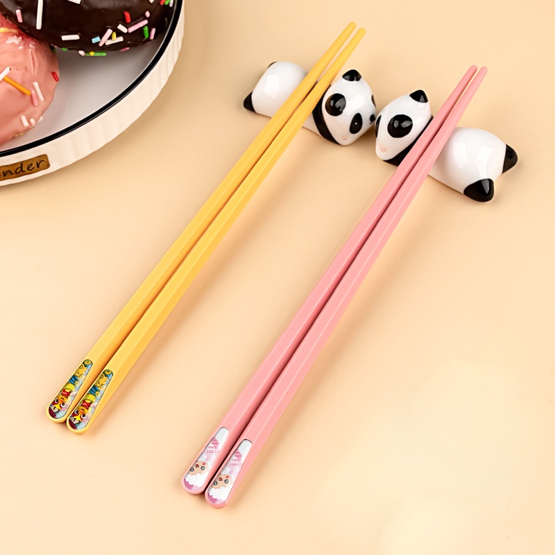 Đôi Đũa Dễ Thương Cho Gia Đình JP5