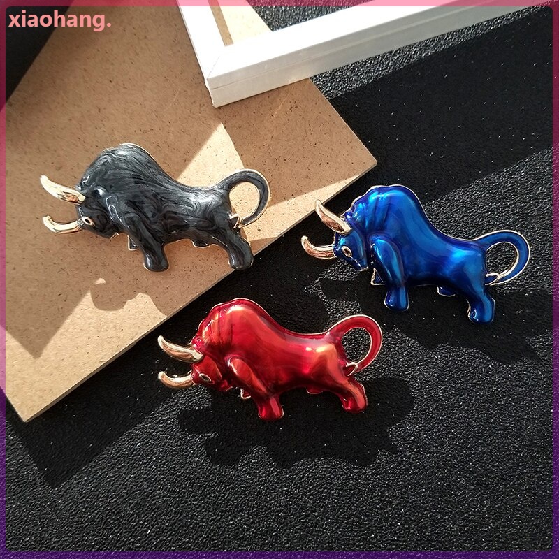 Huy hiệu cài áo hình chú bò hoạt hình đáng yêu