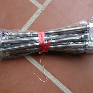 dây cấp nước labo lò xo (giá bán 01 dây)