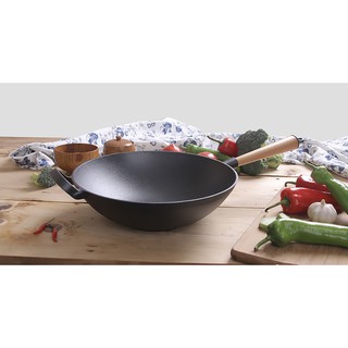 Chảo gang bầu 31cm tay cầm gỗ có quai phụ OEM CGT70