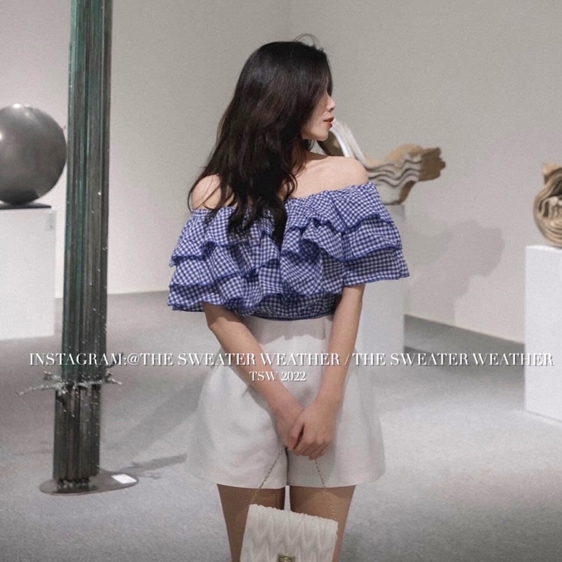 Set áo trễ vai kẻ xanh mix quần sooc đùi trắng Bộ áo bệt vai bèo tầng màu xanh