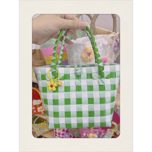 Túi xách Đan kèm móc khoá