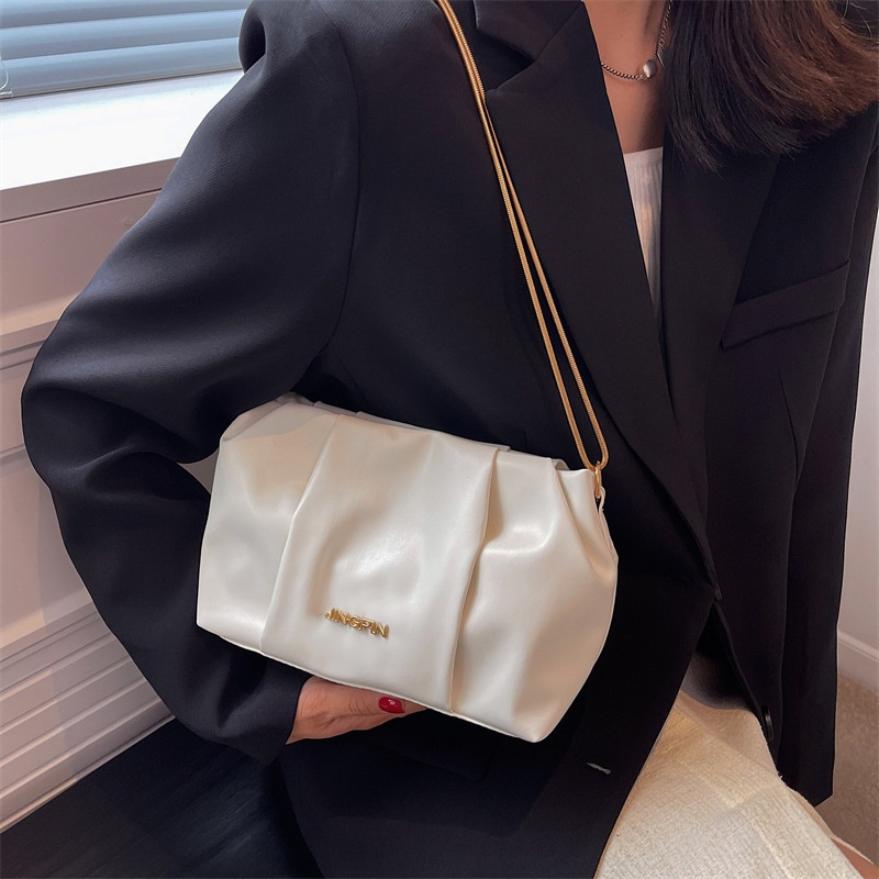 Túi xách JASMIN NOIR bằng da PU hình đám mây phối dây xích thời trang cho nữ