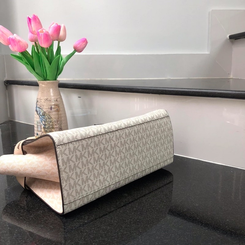 Túi Michael Kors Carmen size 28