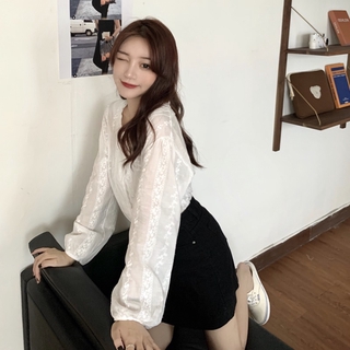 Áo sơ mi kiểu cổ V