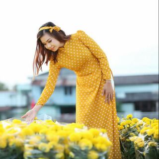 Áo dài chấm bi vàng