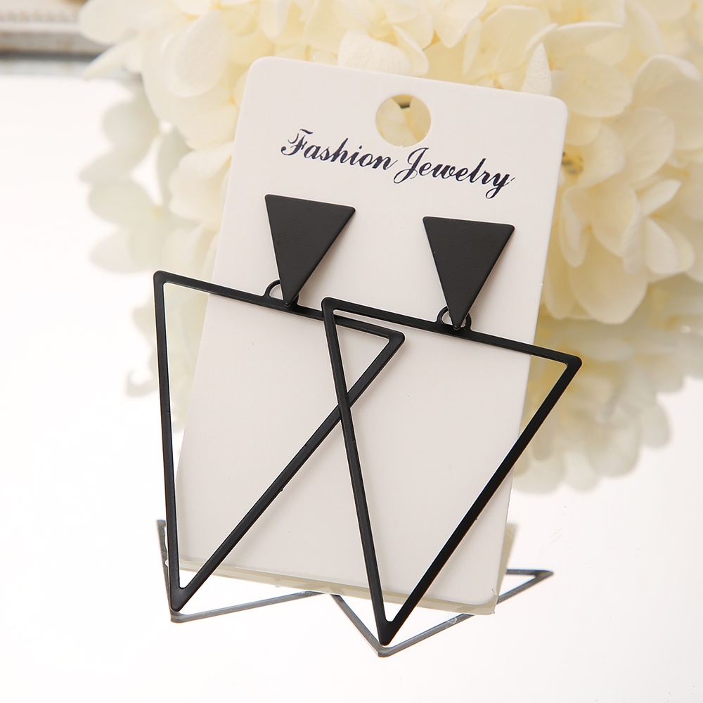 Khuyên Tai Hình Tam Giác Màu Đen Đơn Giản Thời Trang Cho Nữ