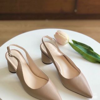 Giày slingback gót trụ tròn
