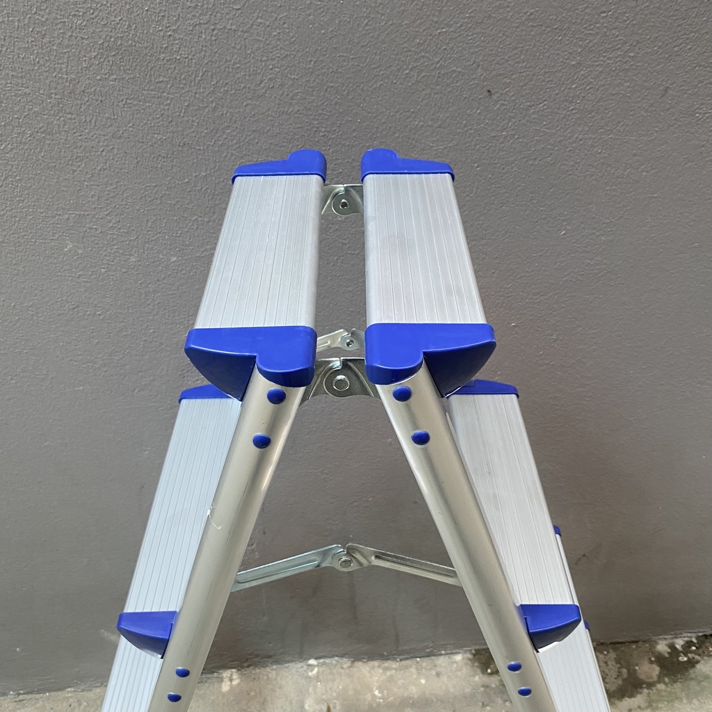 Thang Nhôm Gấp Chữ A Siêu Nhẹ NiNDA R04B - 4 Bậc chiều cao 1m- Hàng Chính Hãng
