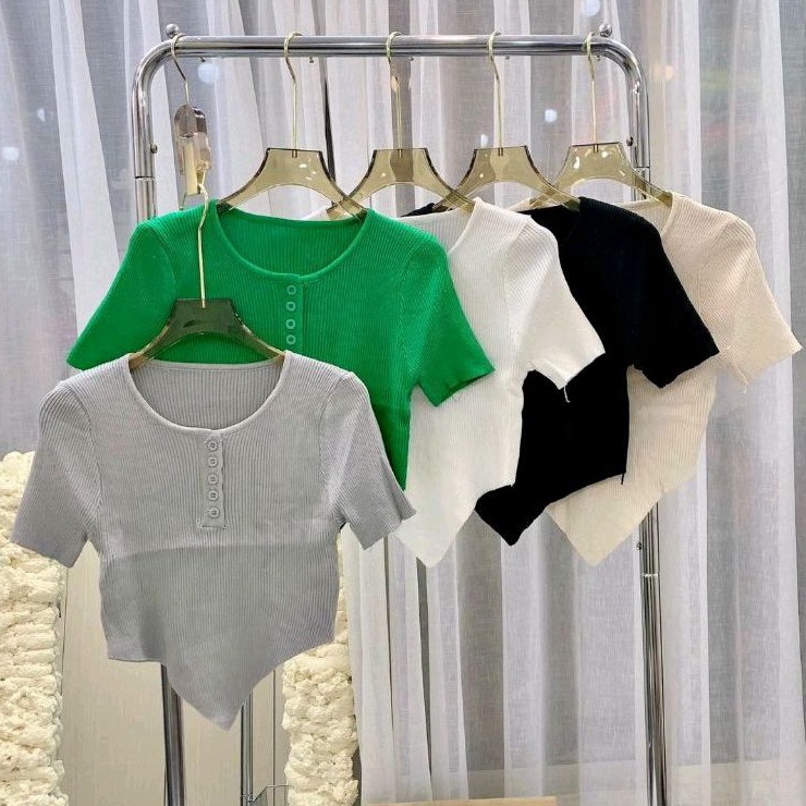 Áo thun croptop tà nhọn tay ngắn phối nút(A15