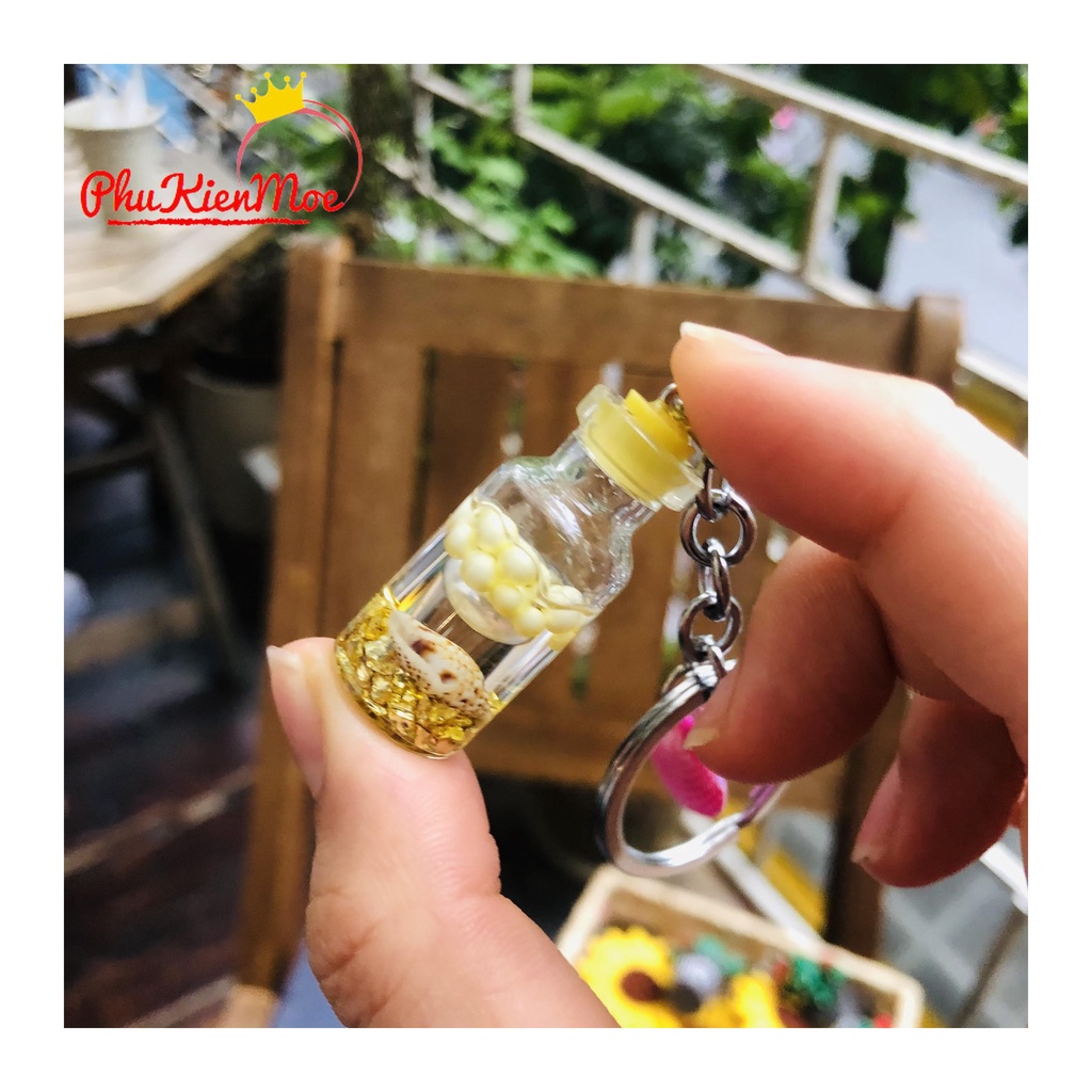 Móc chìa khóa hình chai đựng vỏ sò nhiều màu ngỗ nghĩnh handmade