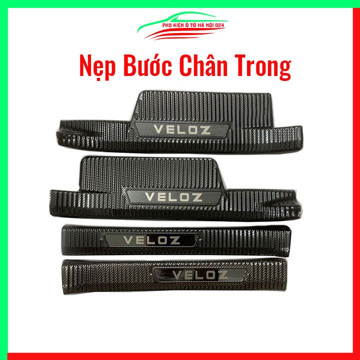 Ốp bậc cửa, nẹp bước chân Veloz 2022-2023 vân cacbon chống trầy bảo vệ trang trí xe