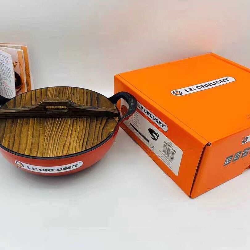 Nồi Le Creuset - thương hiệu Pháp gang tráng men cao cấp nắp gỗ đường kính 24cm