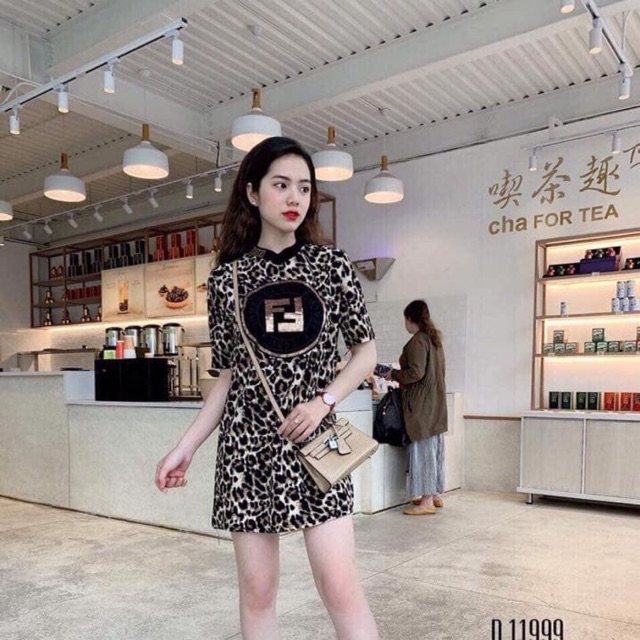 Váy da báo logo kim sa siu đẹp .