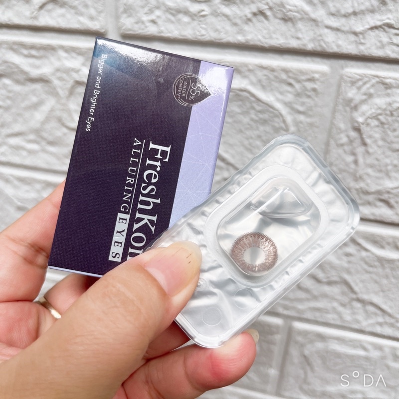 Kính áp tròng 3 tháng Freshkon Alluring Eyes màu Winsome Brown- lens cận từ 0.00 độ đến -9.00 độ- tặng khay