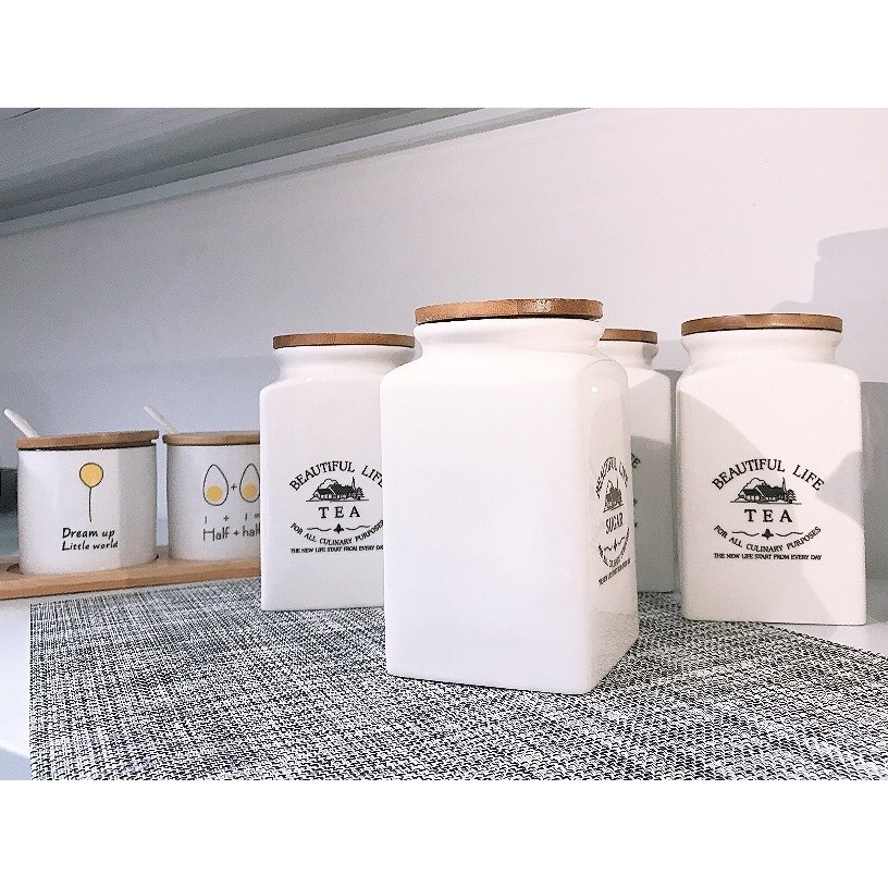 Hũ lọ sứ trắng nắp gỗ tre đựng trà, cà phê, đường, gia vị nhà bếp Beautifull Life 850ml