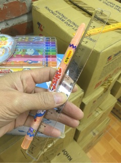 {HOT} -  (CHÍNH HÃNG) bút sáp vặn Thiên Long Đoremon 12 màu/18 màu