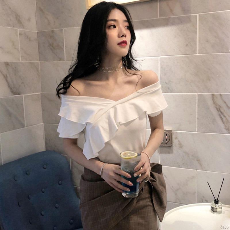 Áo thun nữ hở vai dáng ôm kiểu Hàn Quốc