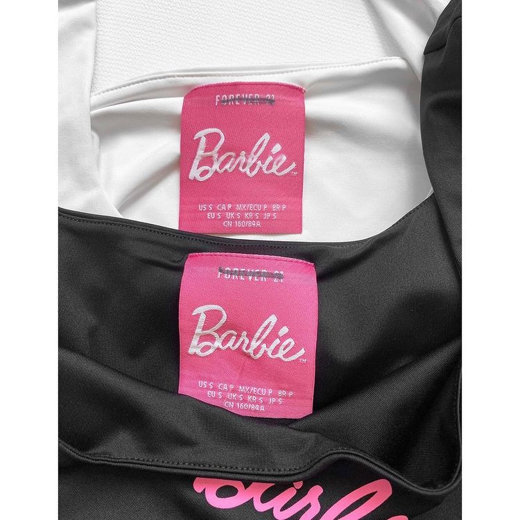 Áo Croptop Nữ Cổ Vuông Vnxk Hãng F21 x Barbie /  Chất Thun Spandex / Co Giãn / Màu Trắng / Màu Đen