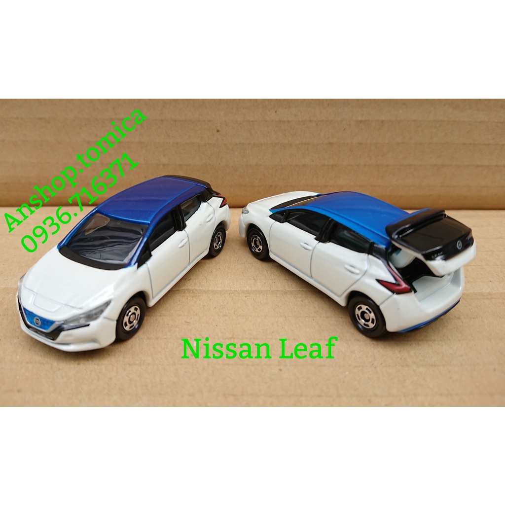 Mô hình xe Nissan mở được cốp sau tomica Nhật Bản