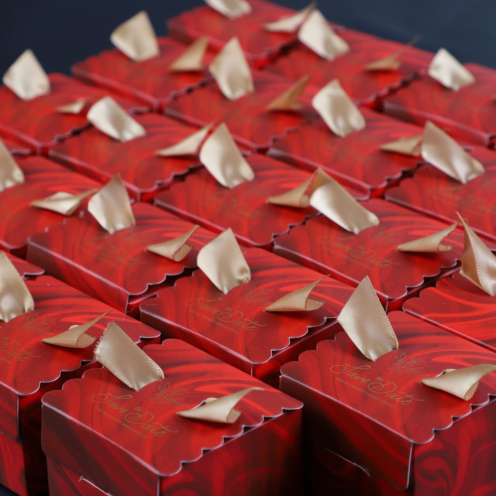 Hộp quà nhỏ họa tiết đẹp mắt kèm nơ và rơm lót, hộp giấy mini đựng quà xinh xắn | BigBuy360 - bigbuy360.vn