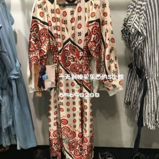 Váy lụa tay bồng Zara tuồn