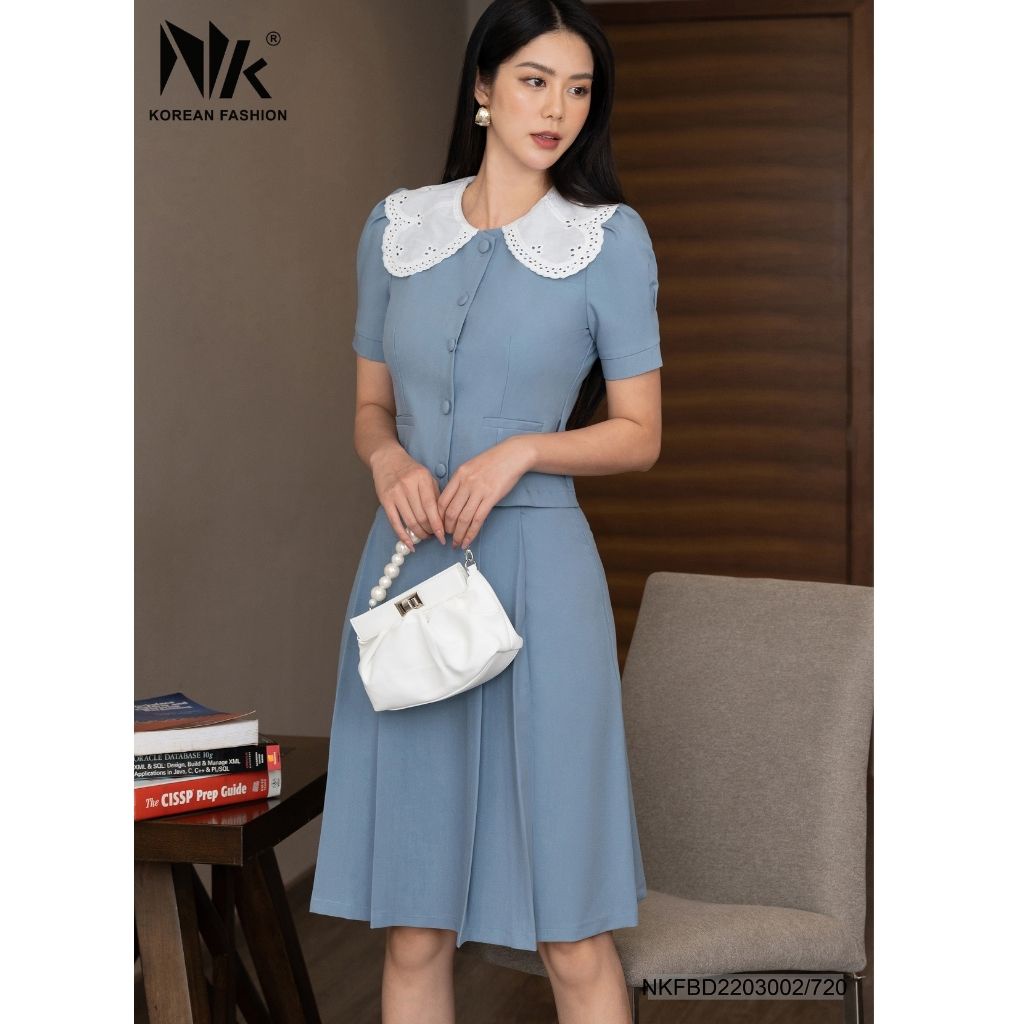 Set Đồ Nữ NK Fashion Thiết Kế Áo Croptop Cổ Ren Kết Hợp Chân Váy Xếp Ly Vải Hàn Cao Cấp NKFBD2203002
