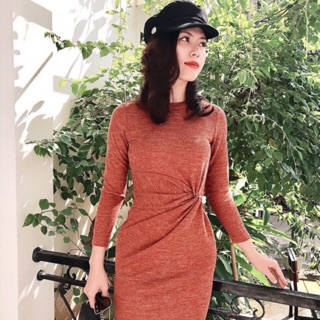 Váy len xoắn bụng