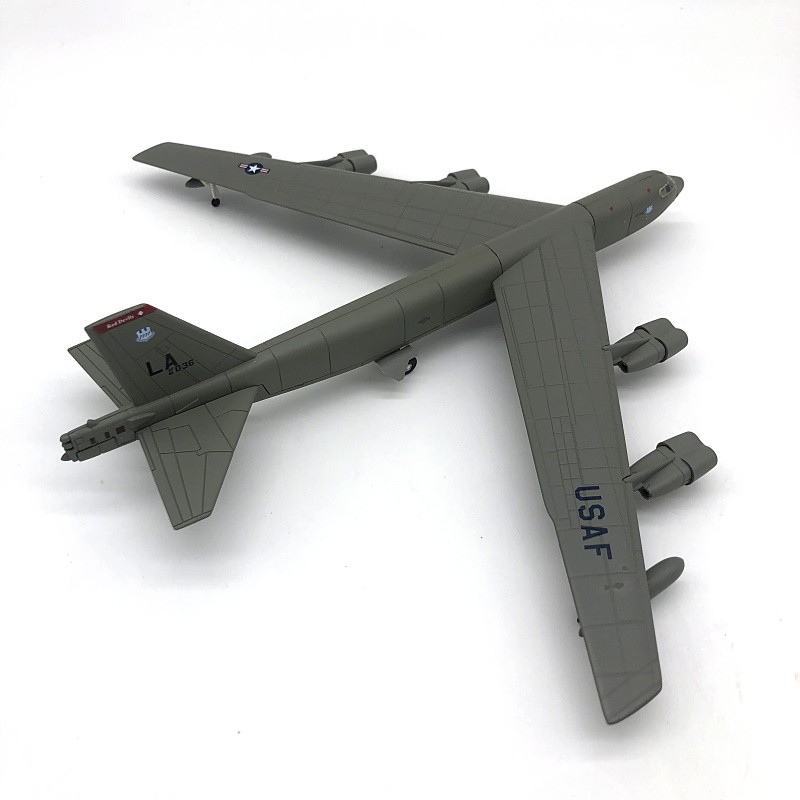 Mô Hình Máy Bay Chiến Đấu Amer Fine Edition - B - 52 Bomb Tỉ Lệ 1 / 200