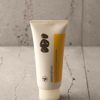 Sữa rửa mặt innisfree Jeju tro núi lửa