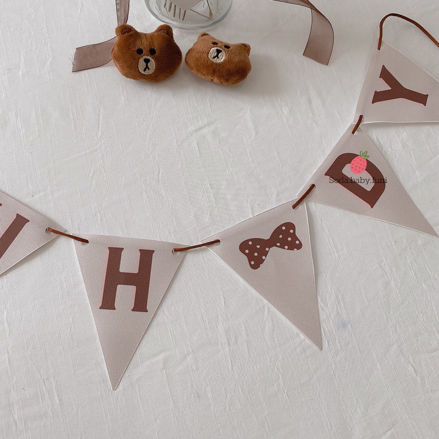 Dây tam giác hoạ tiết lẻ trang trí phòng tông nâu phong cách hàn quốc dài 140cm