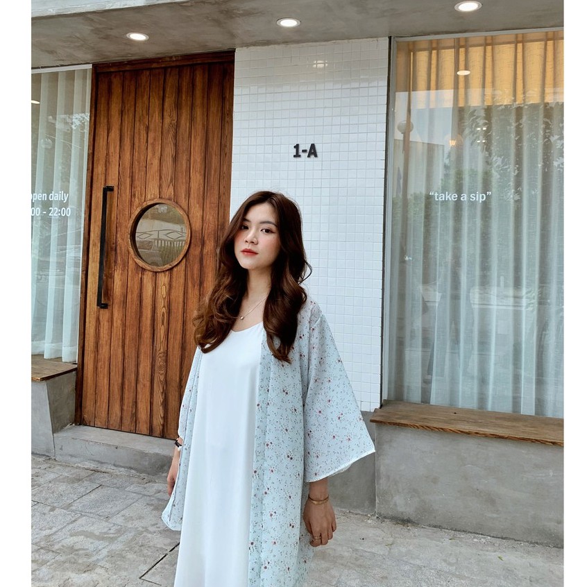 Áo khoác kimono hoa nhí nền xanh pastel | BigBuy360 - bigbuy360.vn