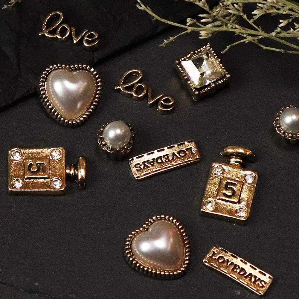 Phụ Kiện Trang Trí Móng Tay Nghệ Thuật Bằng Hợp Kim Đồng Hình Trái Tim Màu Sắc 3D