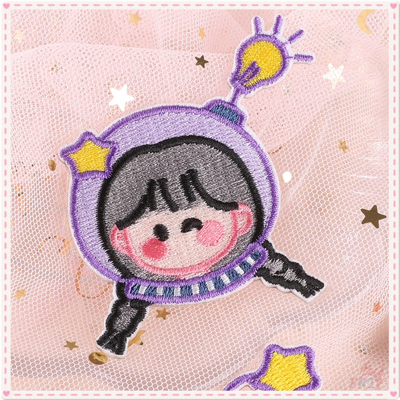 ✿ Miếng Dán Trang Trí Hình Cô Gái Phi Hành Gia Màu Tím Độc Đáo ✿ 1 Huy Hiệu Ủi Thêu Hình UFO