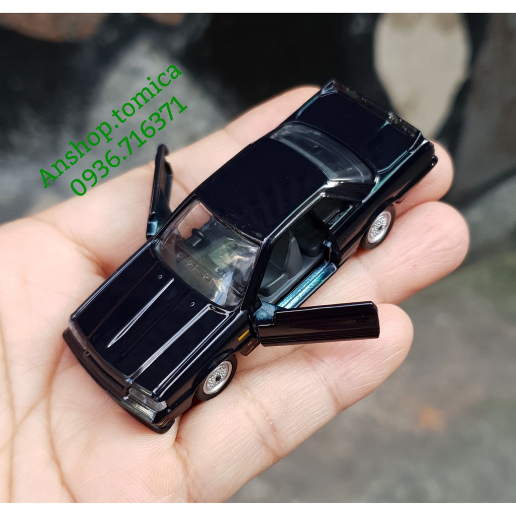 Mô hình siêu xe Nissan  Skyline màu đen mở được cửa tomica Nhật Bản No04