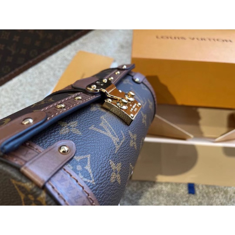 Túi đeo chéo nữ dáng trống thương hiệu Louis Vuitton LV cao cấp