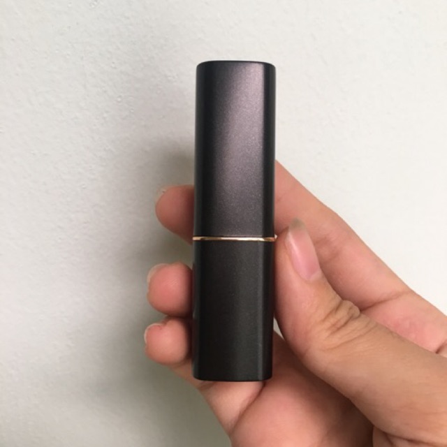 100 vỏ son Đen viền vàng