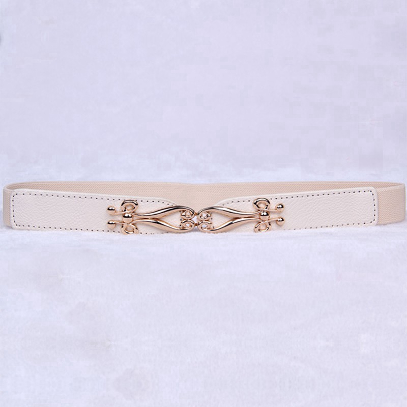 Thắt lưng chất liệu da phối với đầm thời trang cho nữ